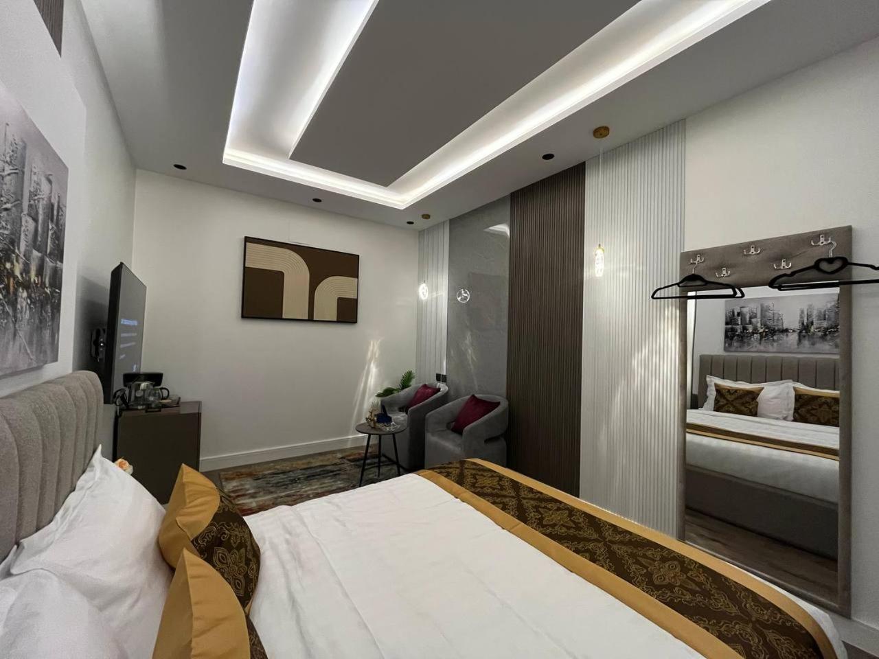 Boulevard Private And Self Entry * Riyadh