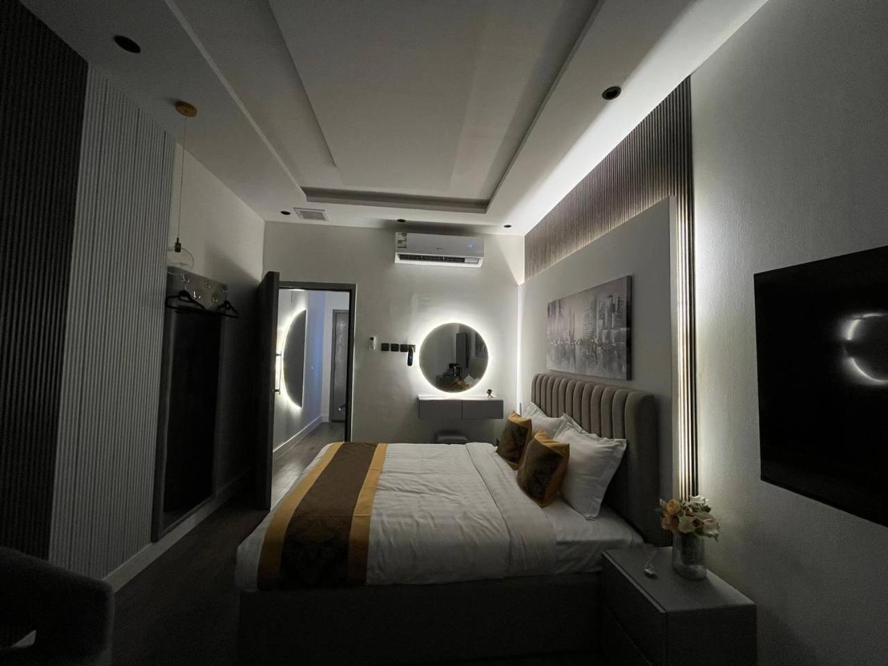 Boulevard Private And Self Entry Apartment