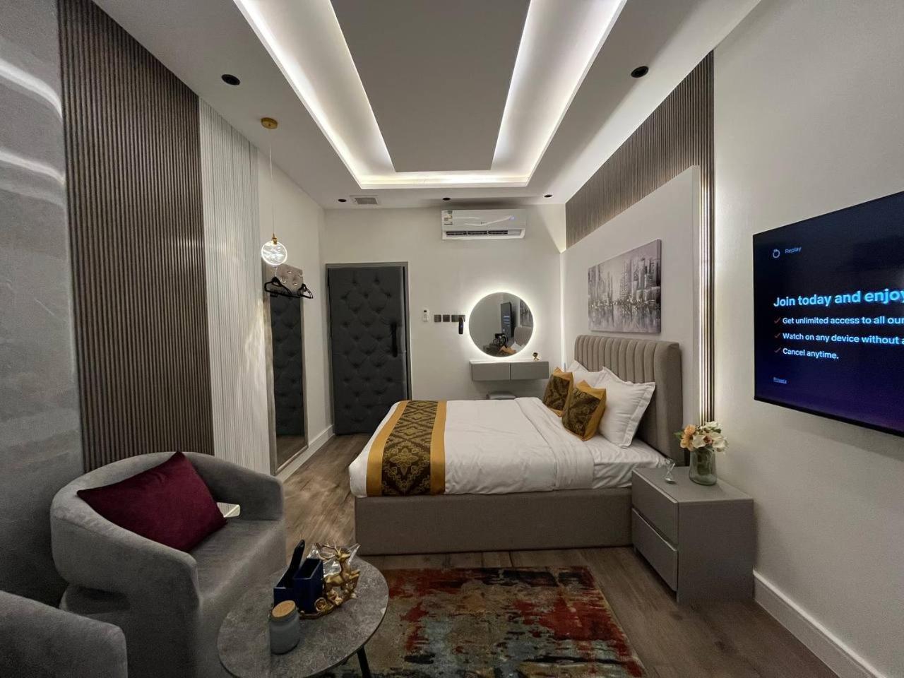 Boulevard Private And Self Entry Apartment *